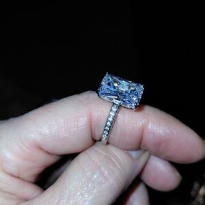 Elegant Silver Sparkle Ring